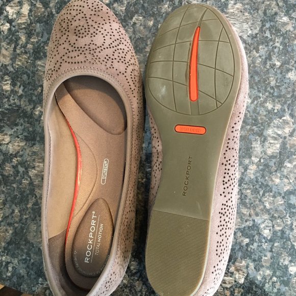 New 9 1/2 Rockport Flats - Picture 2 of 3